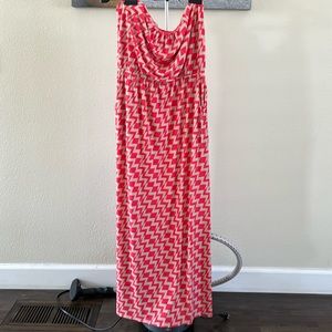 Strapless dress with pockets, perfect for summer, worn once